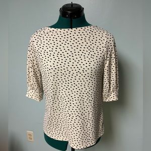 H & M cream and black dot shirt